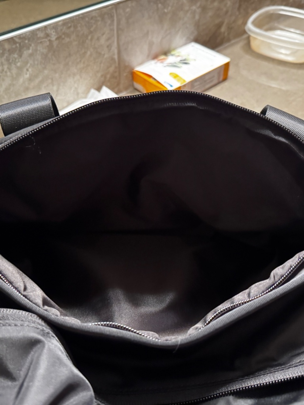Lululemon bag - Picture 5 of 9